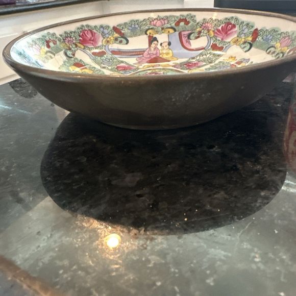 Antique Chinese Bowl w/ Pewter Bottom Porcelain White Pink Rose Design & Figures - Picture 4 of 7